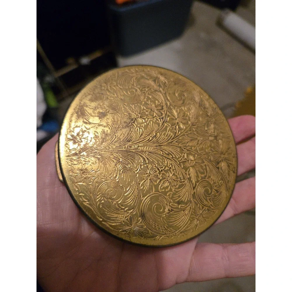 Vintage Compact Gold Tone Round Floral Engraved Powder w/ Mirror & Puff Patina